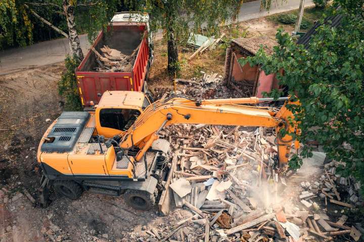 Service complet pour démolir en toute sécurité